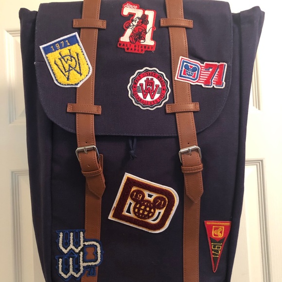 Walt Disney World Vintage-Inspired 1971 Backpack - Picture 2 of 6